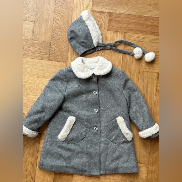 Traditional coat with matching bonnet - Picture 4 of 5